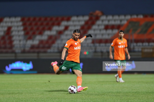 آر‌پی‌جی زن  لیگ برتر دست‌بردار نیست!(عکس)