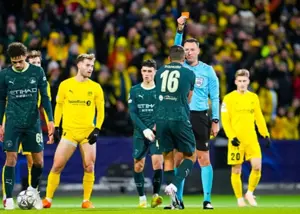 پپ دیوانه شد: اخراج کاپیتان در ۵۴ ثانیه!