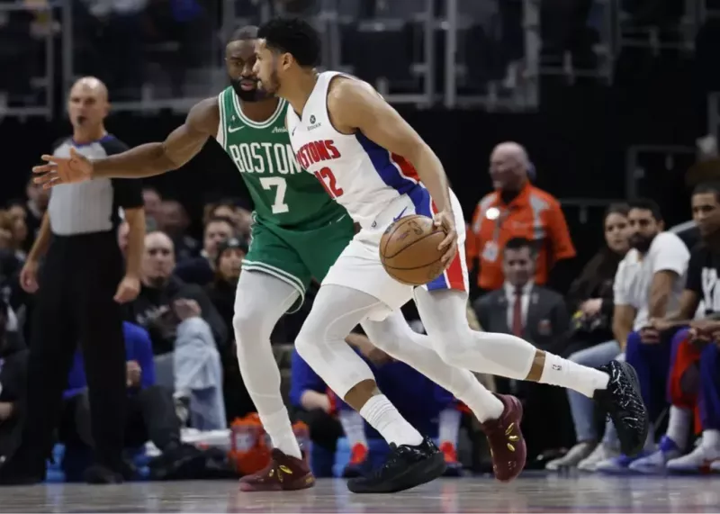 درام ۴ ثانیه‌ای در دیترویت: توپ نچرخید!