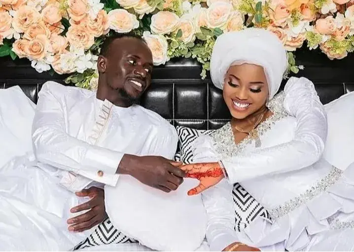 نوزاد مانه و همسرش ظاهر شد (عکس) 