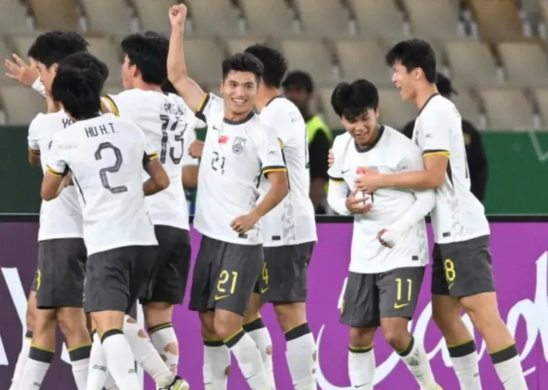 چین با قدرت به فینال آسیا صعود کرد