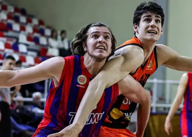 لژیونر بسکتبال دست خالی از زمین بیرون نیامد!