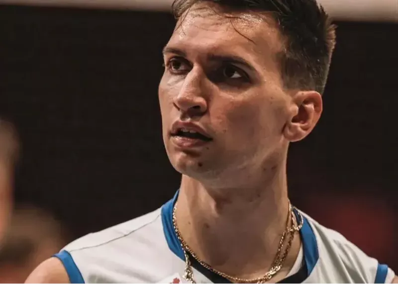 قهرمان جهان در آستانه یک انتقال بزرگ 