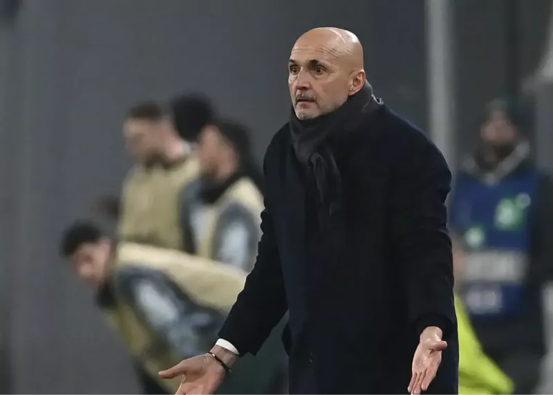 حمله اسپالتی به هوادار یووه: در خانه بمان!