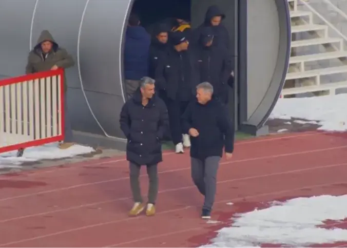 جلسه سرپایی دو سرمربی قهرمان فصل پیش (عکس)