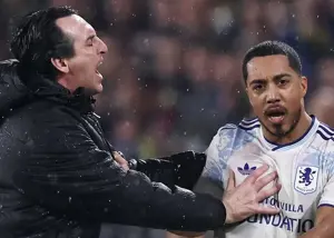 واکنش خندهدار امری به درگیری با ستاره استونویلا