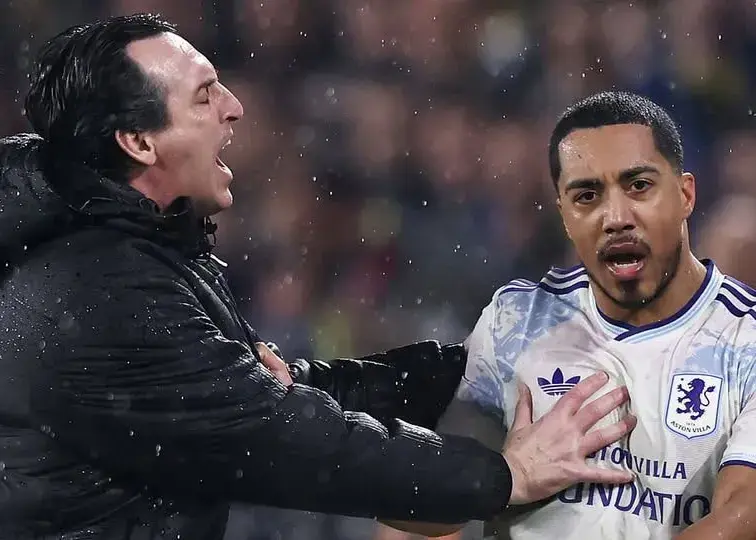 انفجار عصبی امری کنار خط (عکس)