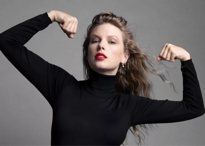 تیلور سوئیفت لیورپول را پولدار کرد!