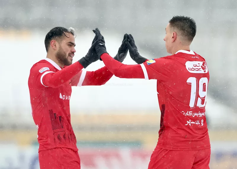 پرسپولیس دو - سپاهان یک: حمله به صدر با اورونوف!