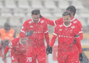 اوستون با عصای جادویی در برف!