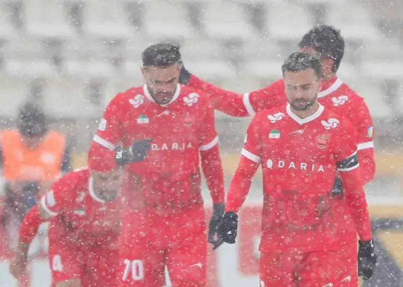 اوستون با عصای جادویی در برف!