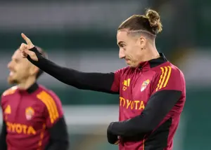 اسکاتلندی سرسخت می‌رود، یونانی محبوب برمی‌گردد!