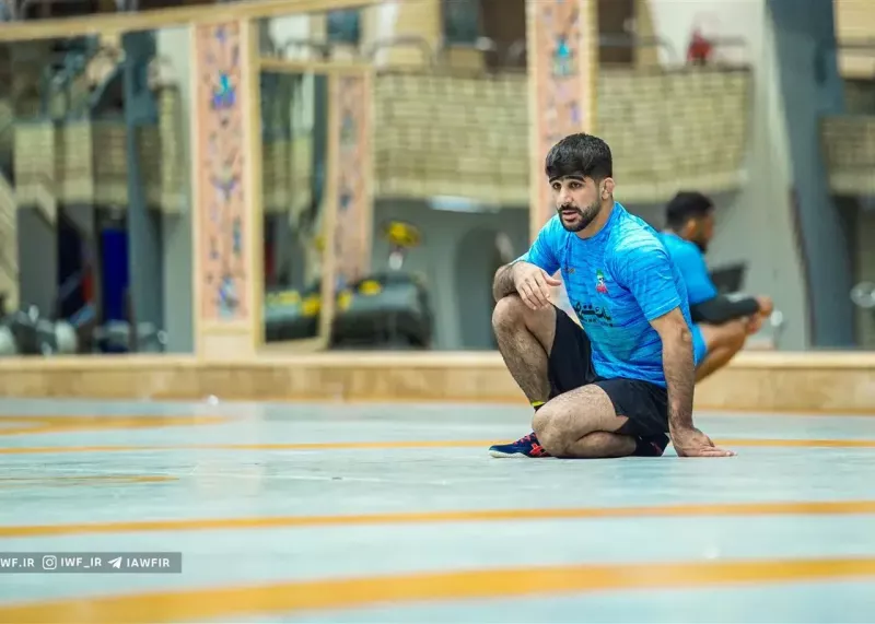 ستاره کشتی ایران با جوان ها سرشاخ شد(عکس)
