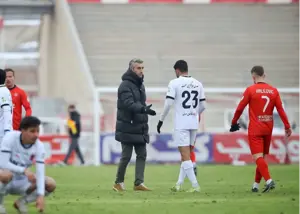 حمله به دروازه بیرو برای فیکس شدن (عکس)