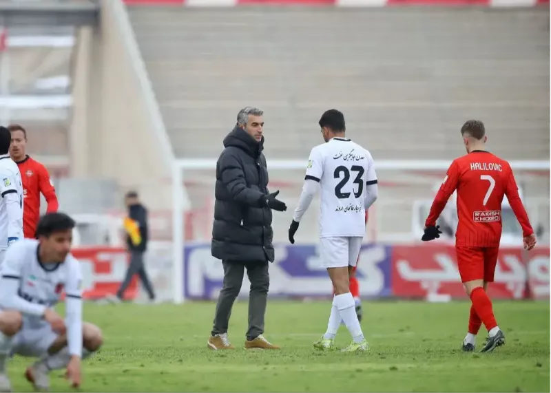 حمله به دروازه بیرو برای فیکس شدن (عکس)