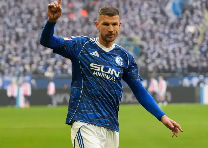 مهاجم کهنه‌کار در بوندسلیگا زنده شد!