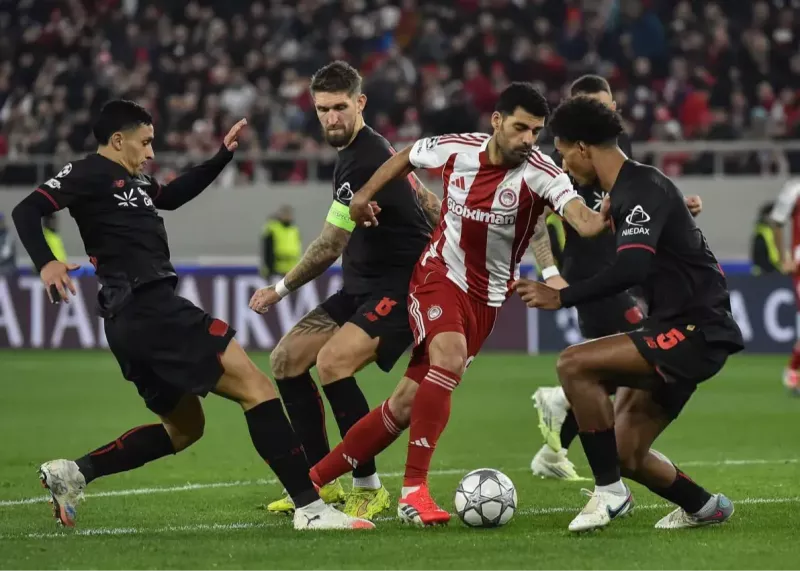 طارمی، حرفه‌ایِ مطلق! او هرگز از حرکت نمی‌ایستد