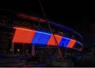 نمای نورپردازی شده نوکمپ جدید (عکس)