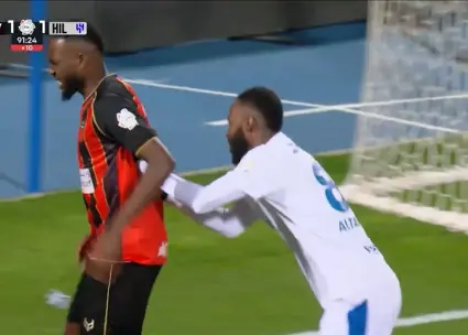 ستاره الهلال برادرش را از زمین بیرون کرد!