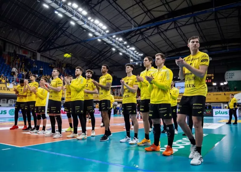 تحقیر سرشناس‌ترین بازیکن دنیا و تیم قهرمانش