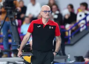 سرمربی لوبه به سیم آخر زد: برای هواداران متاسفم