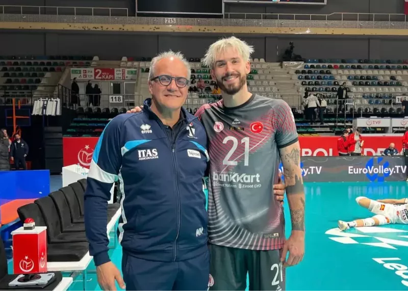 ستاره والیبال طاقت دوری از وطنش را ندارد