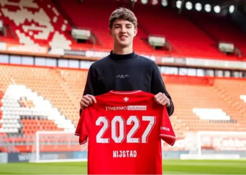 الماس هلندی 1.9 متری در راه بارسلونا!