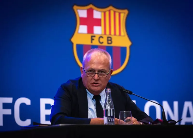 واکنش مدیر بارسلونا به نشت آب نوکمپ!