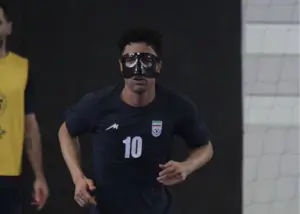 کاپیتان نیو فیس ایران در مصاف با طرفدارانش! (عکس)