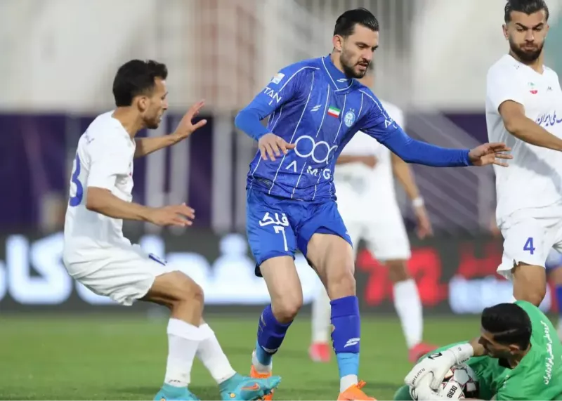 آزادی از قید و بند صفر آزاد نشد!