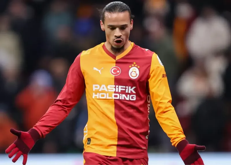 حرکت دیوانه‌وار سانه قبل از بازی با منچسترسیتی