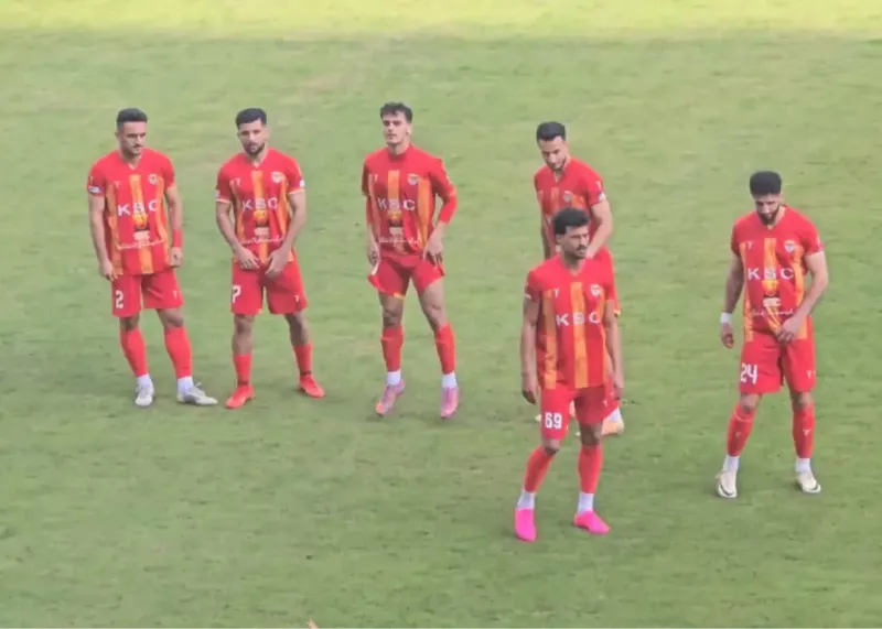 ماجرای عجیب رضاییان و نیمکت پرسپولیس! (عکس)