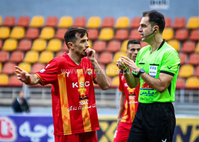 کارشناسی صحنه‌های داوری فولاد - پرسپولیس