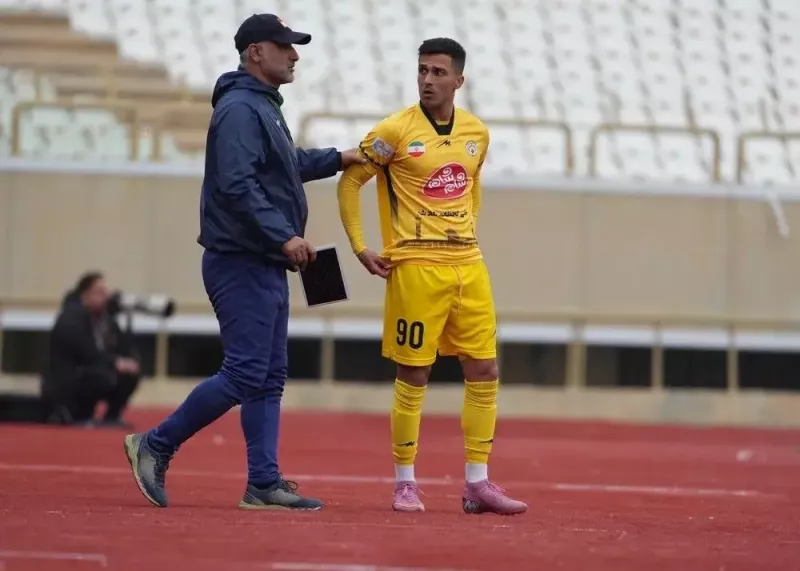 عملیات احیای تراکتوری سابق در شیراز (عکس)