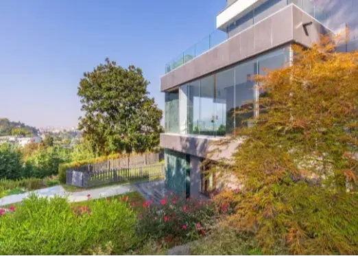 کاخ جدید و خیره‌کننده رونالدو در پرتغال