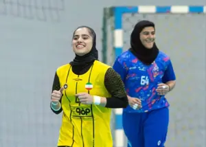 جذابیت دوباره هندبال زنان با دربی اصفهان