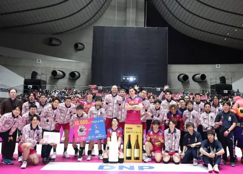 ٢۴ ساعت عجیب فوق‌ستاره والیبال‌ در ژاپن 