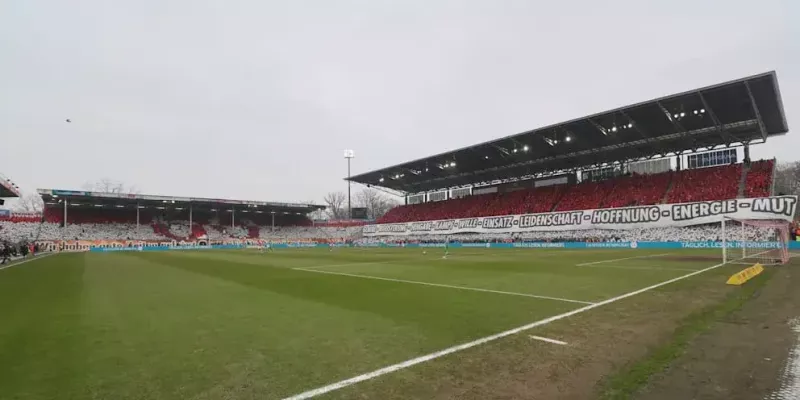 جذاب‌ترین طرح موزاییکی در دسته 3 آلمان!