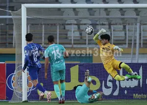 کارشناسی صحنه‌های مشکوک پیکان - استقلال