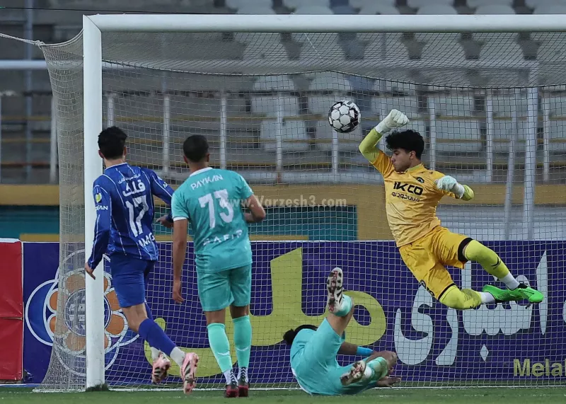 کارشناسی صحنه‌های مشکوک پیکان - استقلال