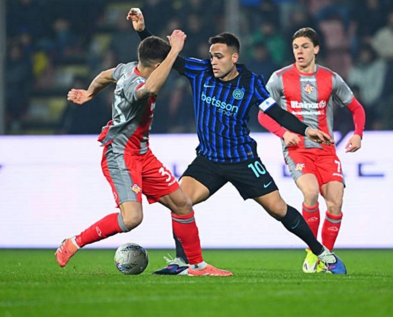 حادثه وحشتناک در بازی اینتر (عکس)