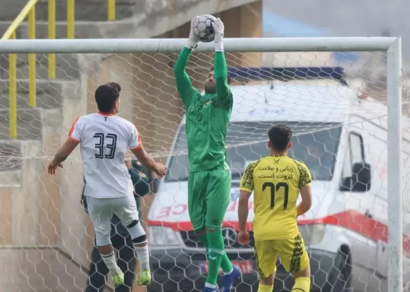 لیگ یک/ محمود فکری در موقعیت سقوط!