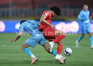 دریبل زیدانی اولین حرکت فرزین! (عکس)