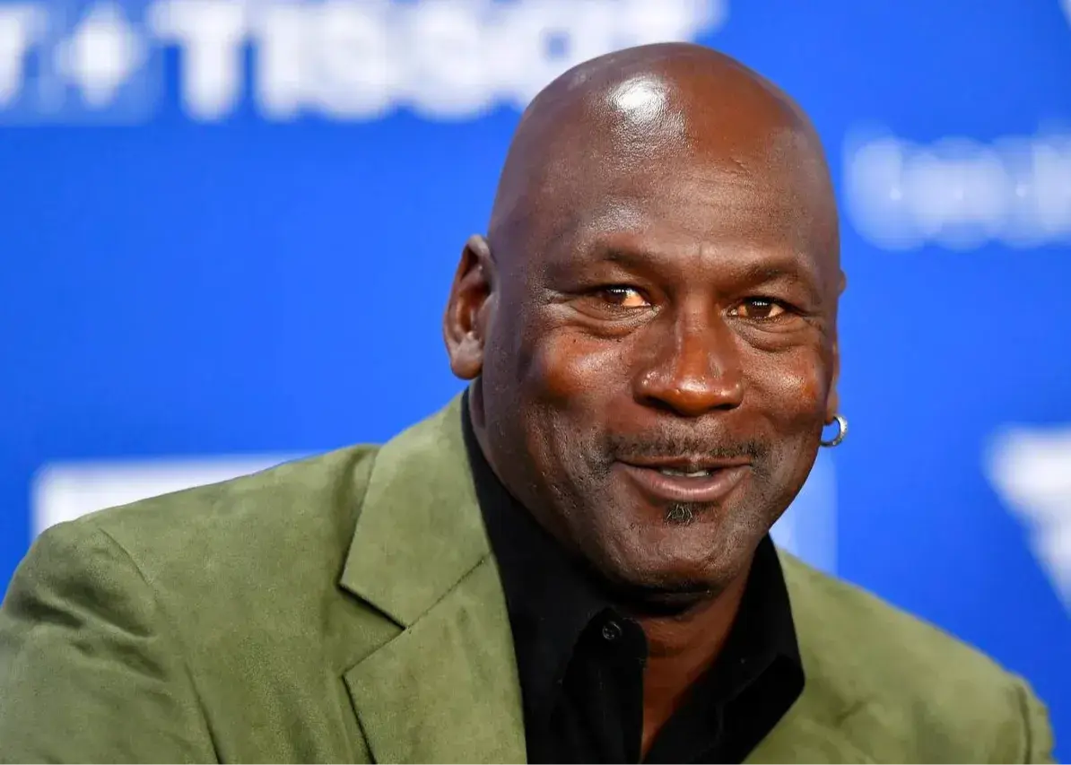 ۴۳۲ میلیارد تومان برای امضای مایکل جردن!