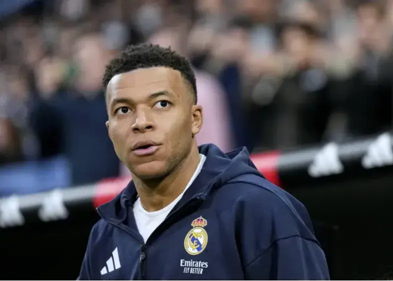 دستمزد مادر امباپه از ۸ بازیکن رئال بیشتر است!