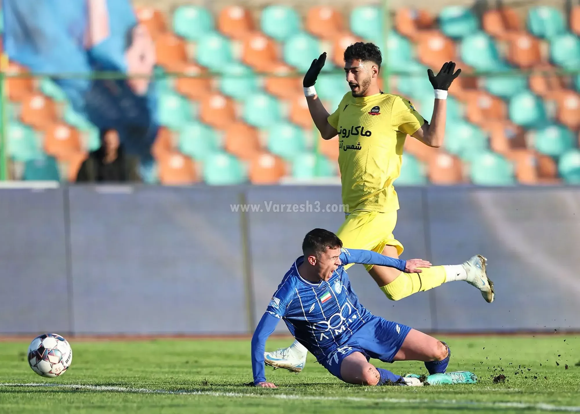 اخراج ستاره جوان شمس آذر با اصرار به خطا!