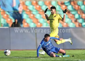 اخراج ستاره جوان شمس آذر با اصرار به خطا!