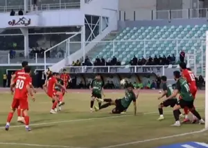 چرا برخورد توپ به دست دفاع خیبر پنالتی نبود؟