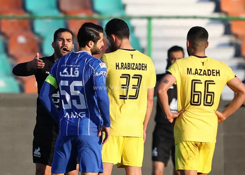 وتوی اخراج شمس آذر در اتاق وی ای آر (عکس)