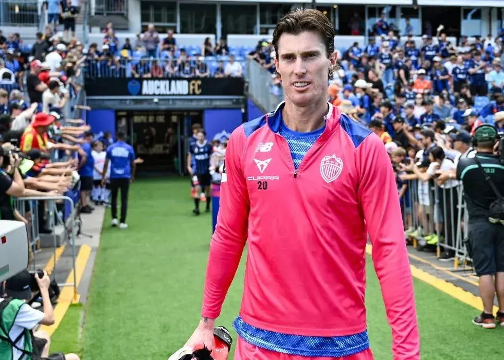 دروازه‌بان نیوزیلند جام جهانی را از دست داد